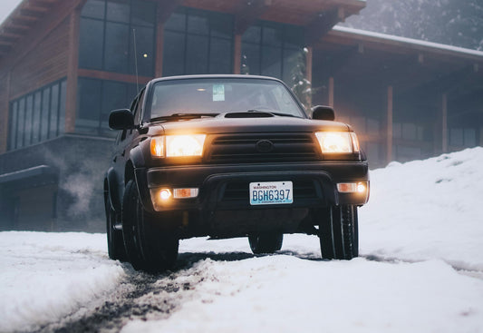 See Clearly, Drive Safely: Why Headlight & Glass Clarity Matters This Winter
